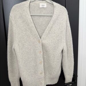 Aritzia Wilfred 100% Cashmere Cardigan Size Small Light Grey